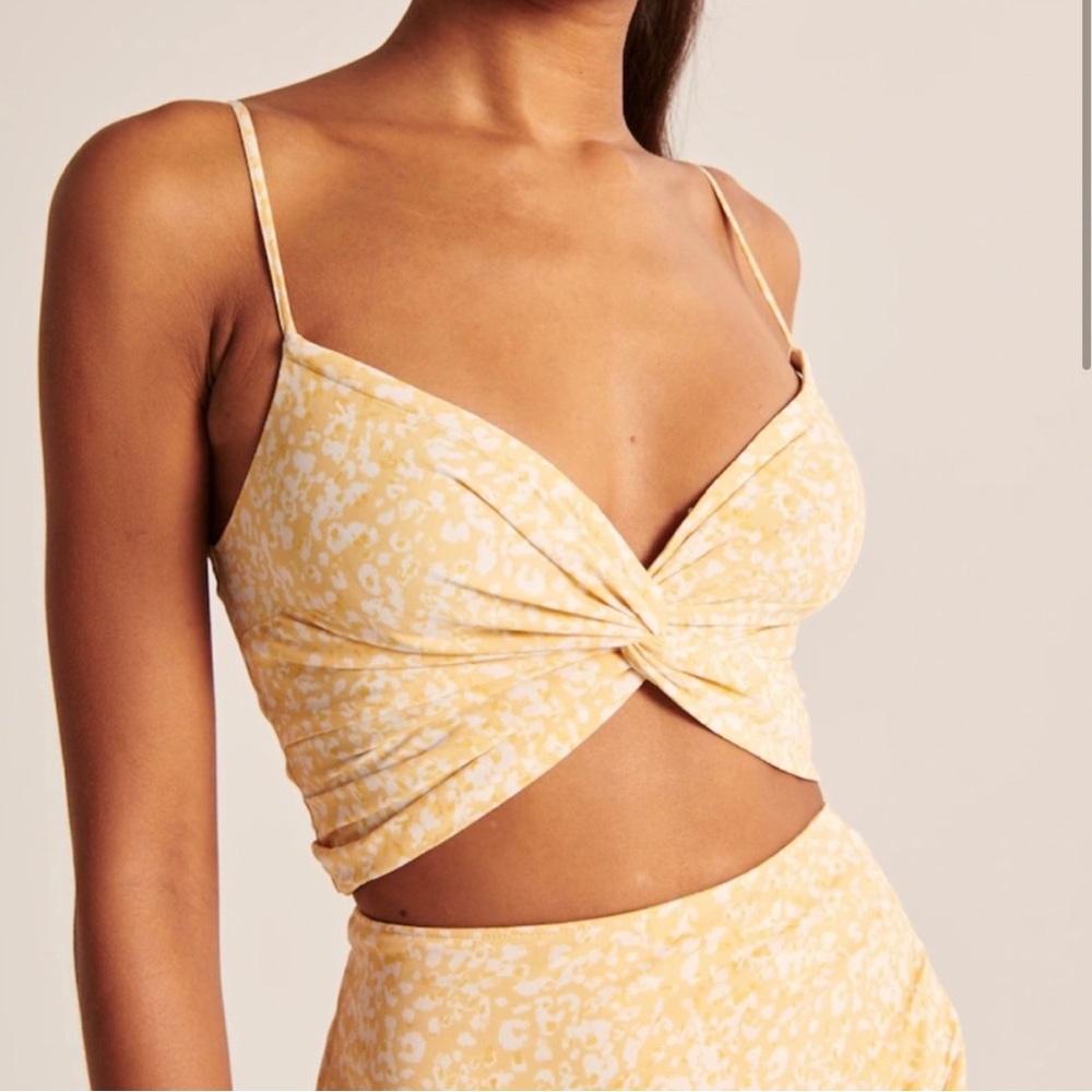NWT Abercrombie Knot Tie Front Floral Yellow Cami Tank Crop Top